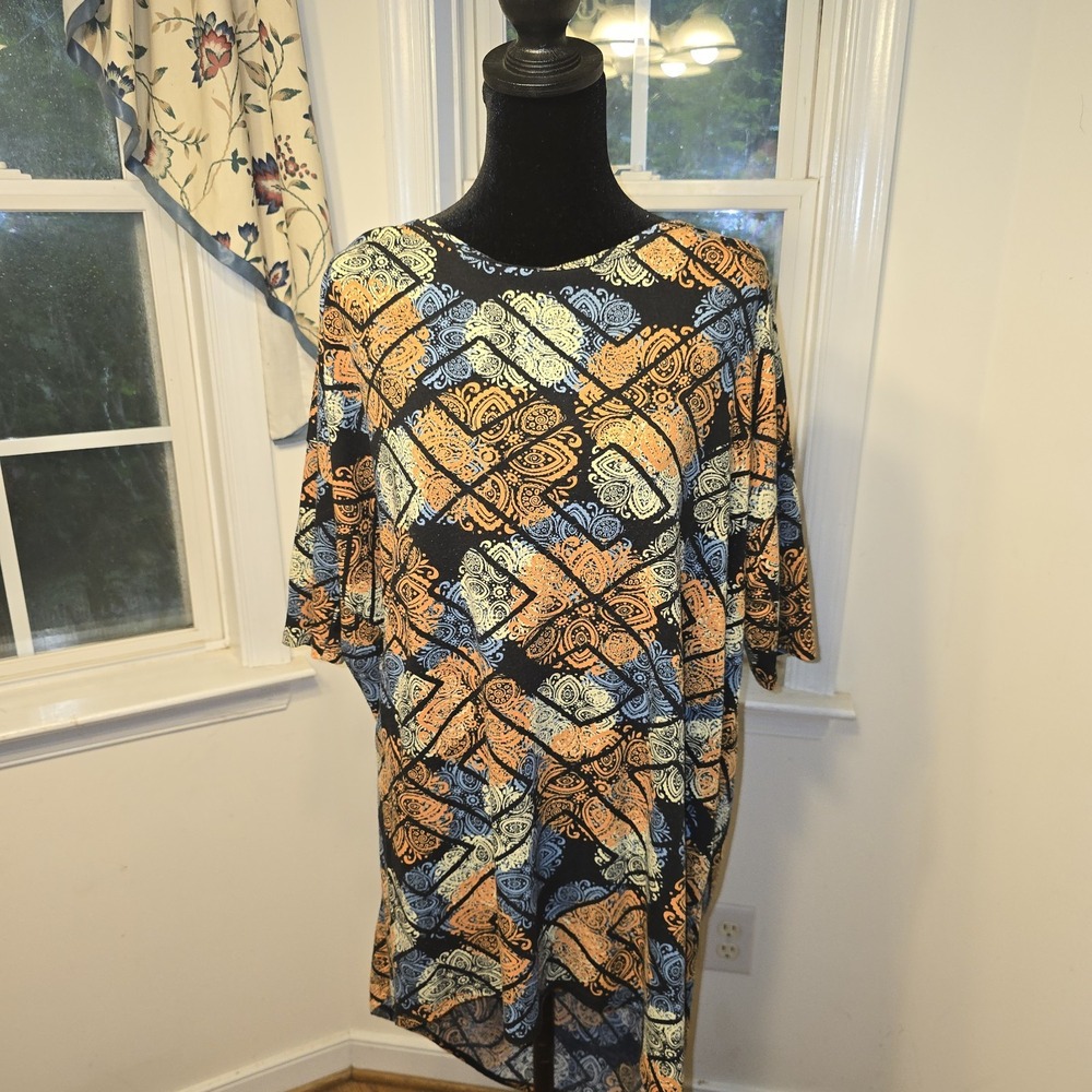 LulaRoe Irma‎ Women's Pullover Top Short Sleeve Multicolor Size Large